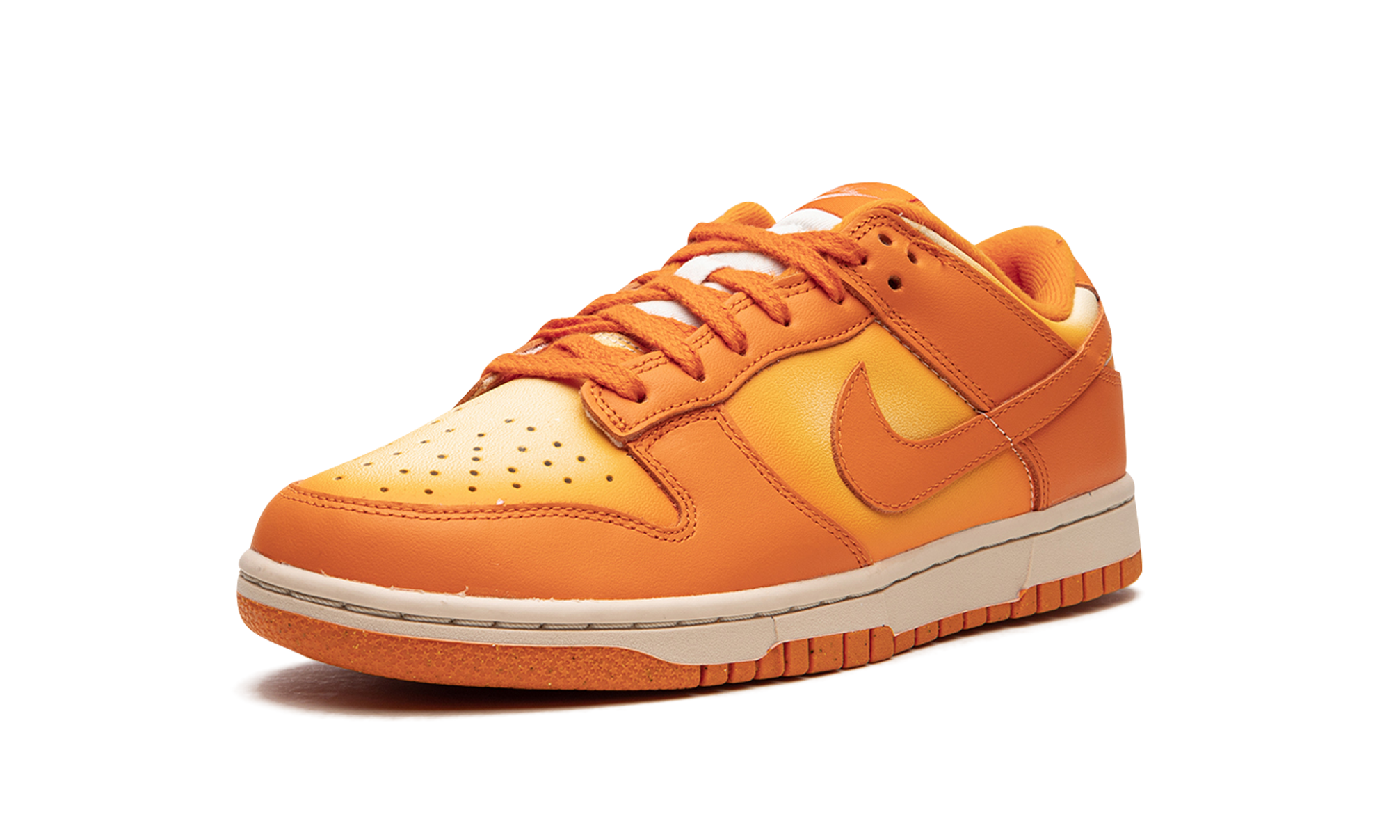 DUNK LO MNS WMNS  Magma Orange
