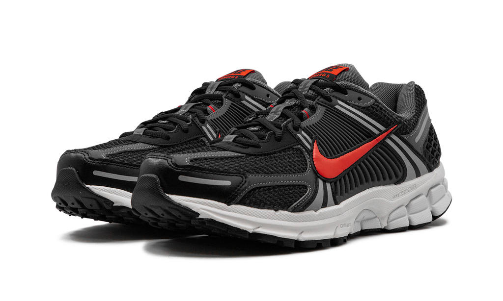 Air Zoom Vomero 5  Black Picante Red