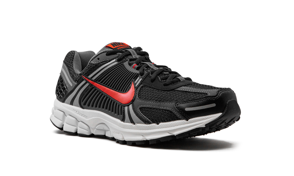 Air Zoom Vomero 5  Black Picante Red